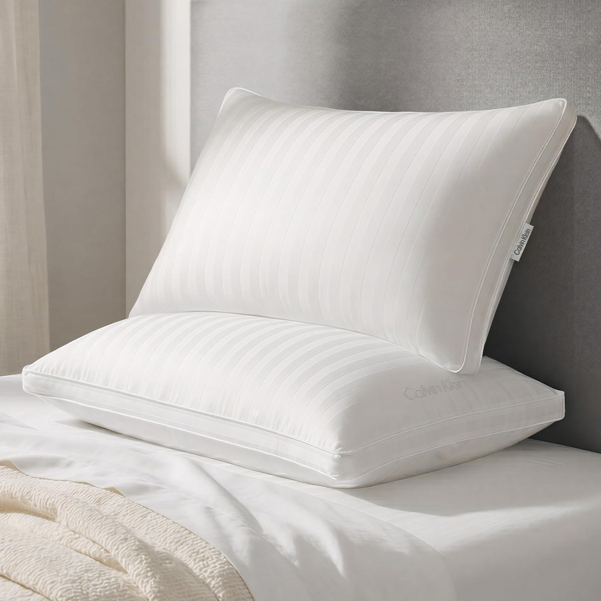 King Size Set of 2 Medium Soft Bed Pillows Q3017